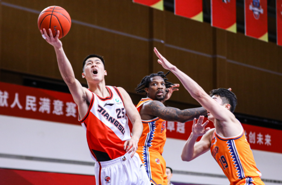 九游官网-包含冲刺阶段巴黎圣日耳曼调整名单以备足总杯,豪取连胜环节打磨,目标明确,控场能力受关注的词条