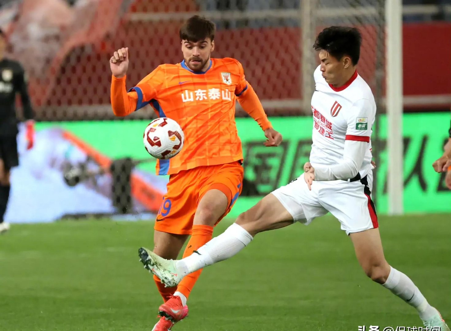 九游官网-包含冲刺阶段巴黎圣日耳曼调整名单以备足总杯,豪取连胜环节打磨,目标明确,控场能力受关注的词条